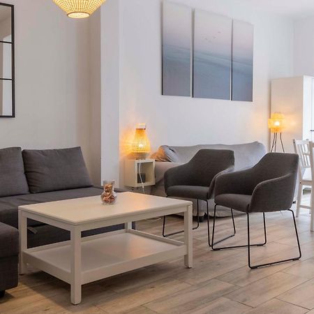 Apartamentos Los Remedios Sevilla Exteriör bild