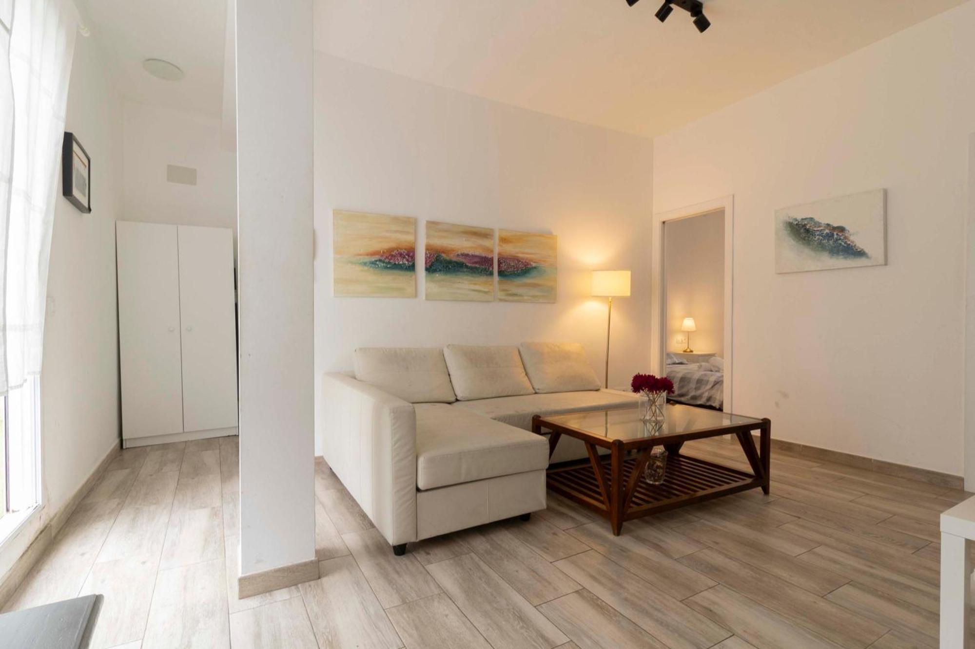 Apartamentos Los Remedios Sevilla Exteriör bild