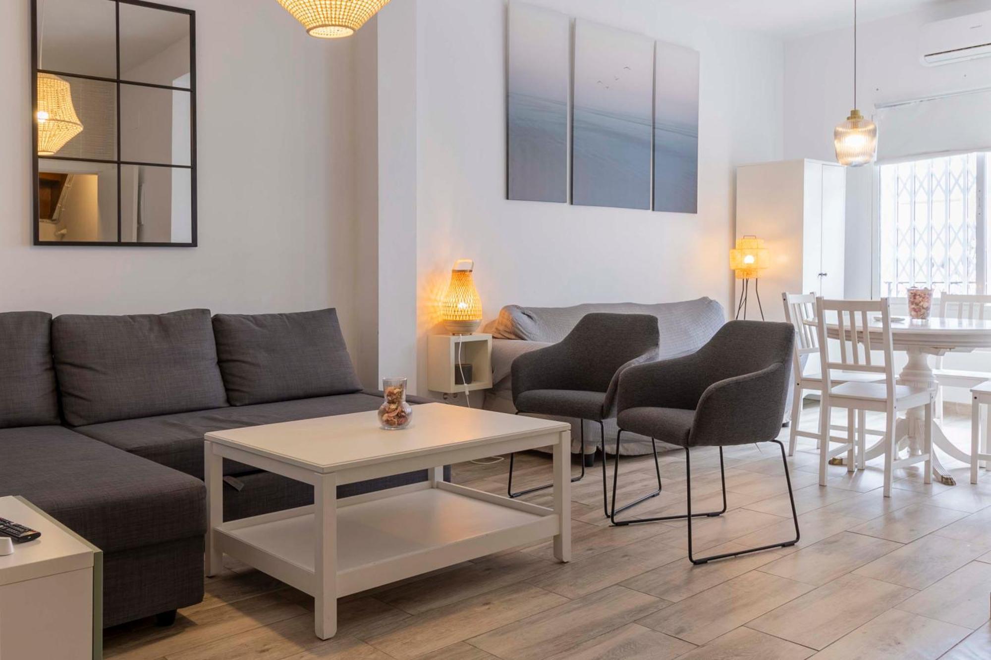 Apartamentos Los Remedios Sevilla Exteriör bild