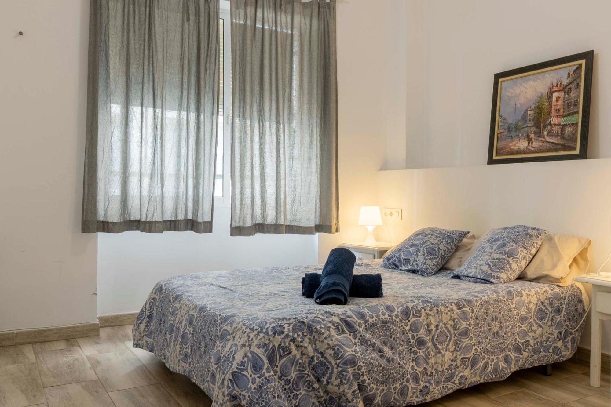 Apartamentos Los Remedios Sevilla Exteriör bild