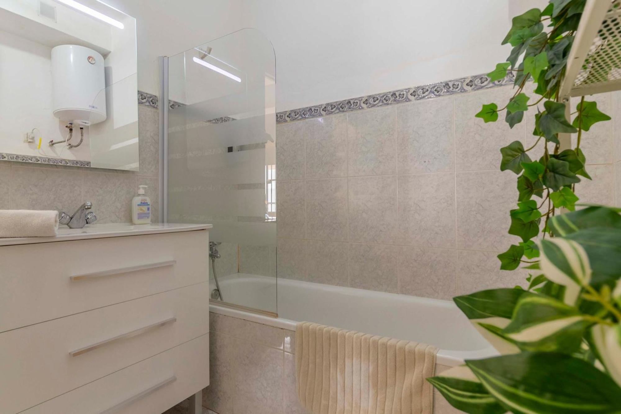 Apartamentos Los Remedios Sevilla Exteriör bild